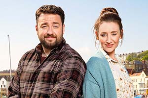 Scarborough. Image shows from L to R: Mike (Jason Manford), Karen (Catherine Tyldesley). Copyright: BBC Studios