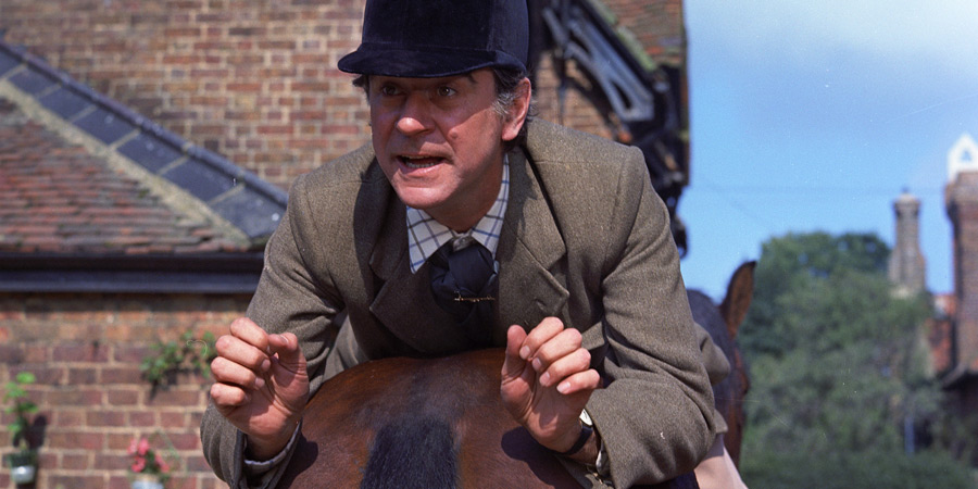 Bowler. Stanley Bowler (George Baker). Copyright: London Weekend Television / Rex