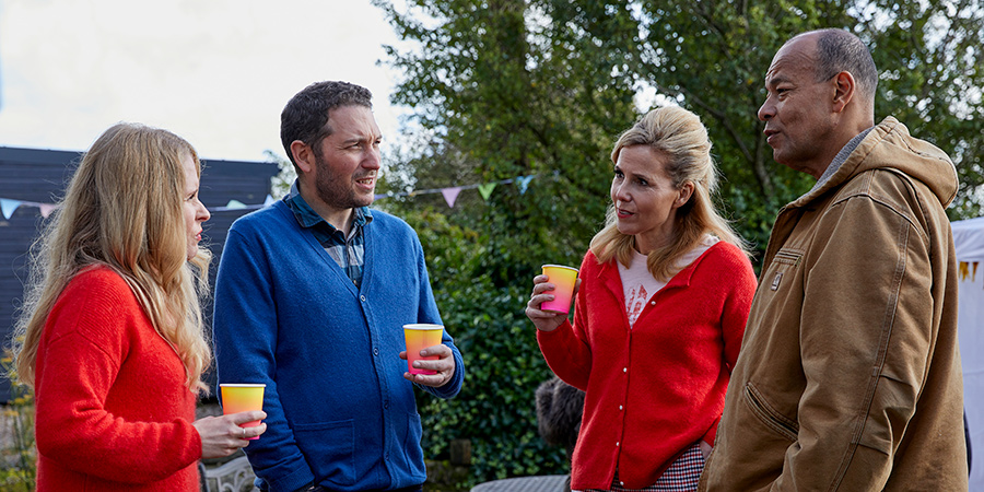 Meet The Richardsons. Image shows from L to R: Lucy (Lucy Beaumont), Jon (Jon Richardson), Sally Phillips, Roland Gift