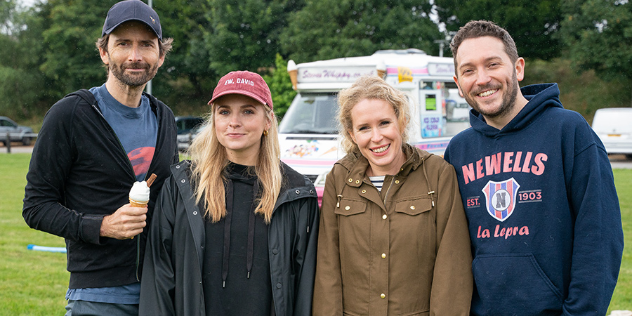 Meet The Richardsons. Image shows from L to R: David Tennant, Georgia Tennant, Lucy (Lucy Beaumont), Jon (Jon Richardson)