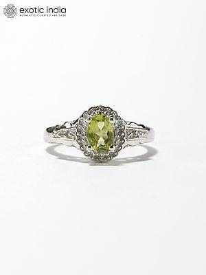 Beautiful Oval Cut Peridot Ring