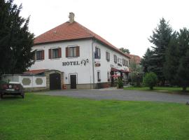 Hotel Kovarna: Děčín şehrinde bir otel