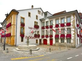 Hôtel du Port - Free Parking - Breakfast included, hotel u gradu Estavayer-le-Lac