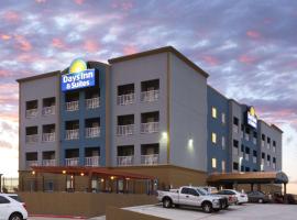 Days Inn & Suites by Wyndham Galveston West/Seawall, viešbutis mieste Galvestonas