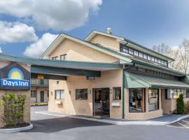 Days Inn by Wyndham Woodbury Long Island, готель у місті Вудбері