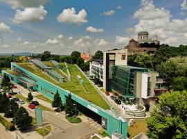 Portobello Wellness & Yacht Hotel Esztergom – hotel w mieście Ostrzyhom