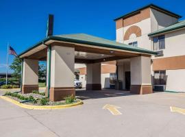 Quality Inn & Suites Altoona - Des Moines, hotel u gradu 'Altoona'