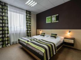 BNC Hotel - Restaurant - Bowling, hotel berdekatan Lapangan Terbang Bratislava - BTS, 