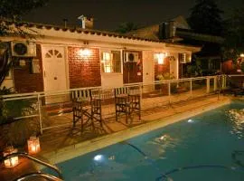 Bernie's Bed & Breakfast , A 3 KILOMETROS DEL AEROP EZEIZA, VAN ,IN-OUT, FREE EZEIZA AIRPORT