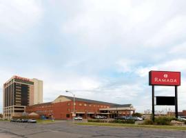 Ramada by Wyndham Topeka Downtown Hotel & Convention Center โรงแรมในโทพิกา