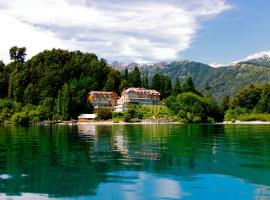 Correntoso Lake & River Hotel: Villa La Angostura'da bir otel