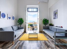 Bee Hostel, hotel in Limassol