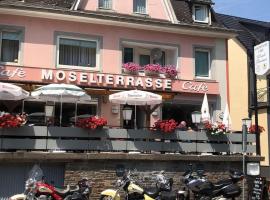 Cafe Moselterrasse，克洛藤的家庭旅館