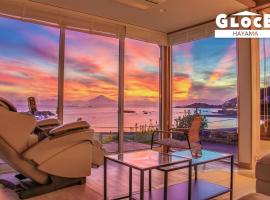 GLOCE 葉山 Ocean View House 都心から1時間 湘南の絶景を独り占めペットok 出張BBQ有り: Yokosuka şehrinde bir otel