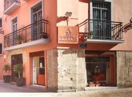 Hostal Antigua Morellana, guest house in Valencia