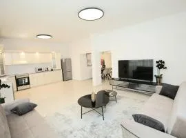 City center luxury apartment in Netanya