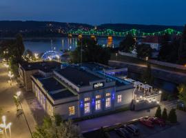 Viesnīca Riverside Hotel pilsētā Vloclaveka