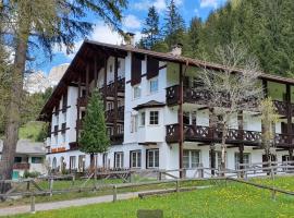 Park Hotel Faloria, hotell i Canazei