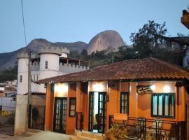 Casa de Temporada no Centro de Pedra Azul, villa en Pedra Azul