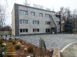 Bridge, hotel na may parking sa Kharkov