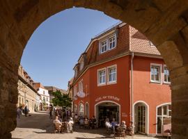 Hotel am Torturm, viešbutis mieste Folkachas