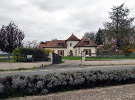 La Peyrova, B&B em Saint-Sulpice-les-Feuilles