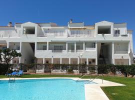 Luxury 3 bed apartment Torreblanca, hotelli Fuengirolassa