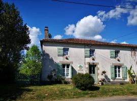 chambres d hotes L'agapé, bed and breakfast en Saint-Martial-sur-Isop