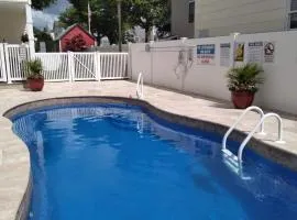 Fountain Motel Townhouse with Shared Pool