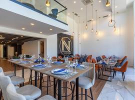 N Hotel – hotel w Sutomore