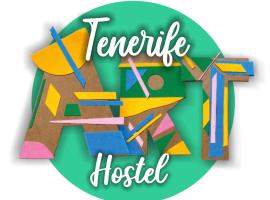 Tenerife Art Hostel، إقامة منزل في سانتا كروث دي تينيريفه