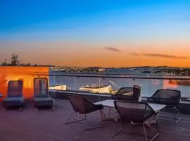 Exclusive apartment, sea view to Oslo fjord, located on water in Oslo center