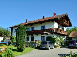 Ferienwohnung am Chiemsee, hotel v destinaci Übersee