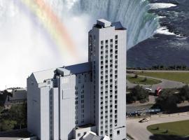 The Oakes Hotel Overlooking the Falls, hotel s parkiriščem v mestu Niagara Falls