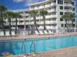 Ocean View Renovated Condo With Pool - DAYTONA BEACH