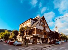 Tunqueley Hotel: San Martín de los Andes şehrinde bir otel