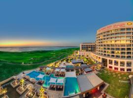 Crowne Plaza Yas Island, an IHG Hotel, hotel dicht bij: Internationale luchthaven Abu Dhabi - AUH, 