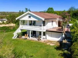 Summer house on Tjøme with beach and pier