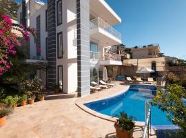 4 Bedroom Luxury Villa in Kalkan with Great Sea Views, hotel in Kalkan