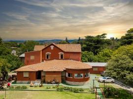 Castelar - Hotel & Apart, hotel i Huerta Grande