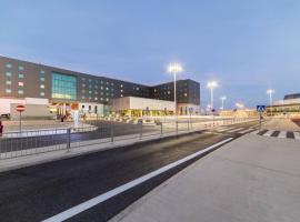 Courtyard by Marriott Warsaw Airport, hotel v Varšavi