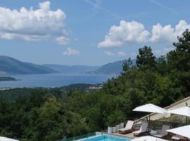 Bayview Hills Luxury Residences, hotel di Tivat