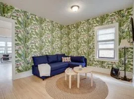 Bright Minneapolis Apartment - 1 Mi to Downtown!