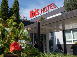 ibis 3 Lacs Neuchâtel, hotel u gradu Thielle