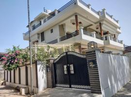 PAARIJAAT Homestay & Guesthouse, hotell i Ayodhya