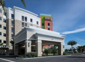 Home2 Suites By Hilton Cape Canaveral Cruise Port, hotel u gradu 'Cape Canaveral'