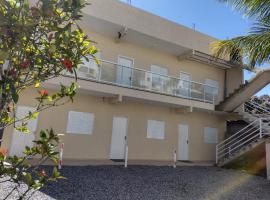 Apartamentos Kairos: Ubatuba'da bir evcil hayvan dostu otel