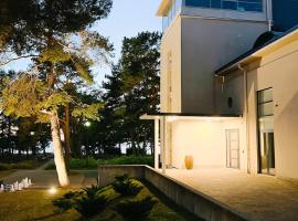 LaSpa Beach House, hotel u gradu 'Laulasmaa'