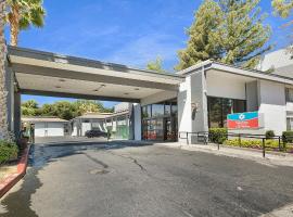 SureStay Plus Hotel by Best Western Sacramento North, hotel in zona Aeroporto di Sacramento - SMF, Sacramento