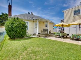 Cozy Jersey Shore Cottage with Beach Chairs!, hotel di Wildwood